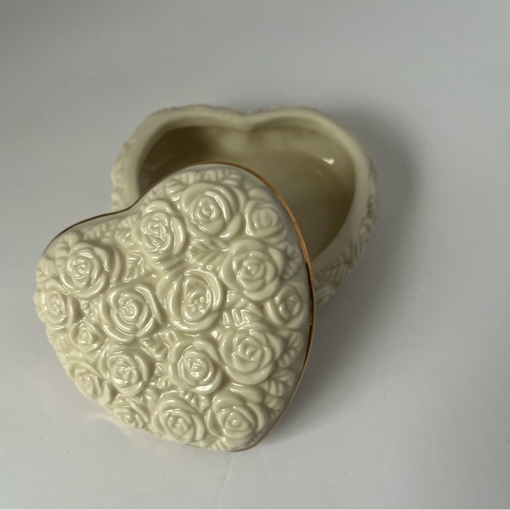 Vintage Lenox Ivory Porcelain 24K Gold Trim Rose Bud Trinket Dish Jewelry Keeper